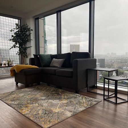 Luxury 2 Bedroom En-Suite Apartment Balcony Views Manchester Eksteriør billede